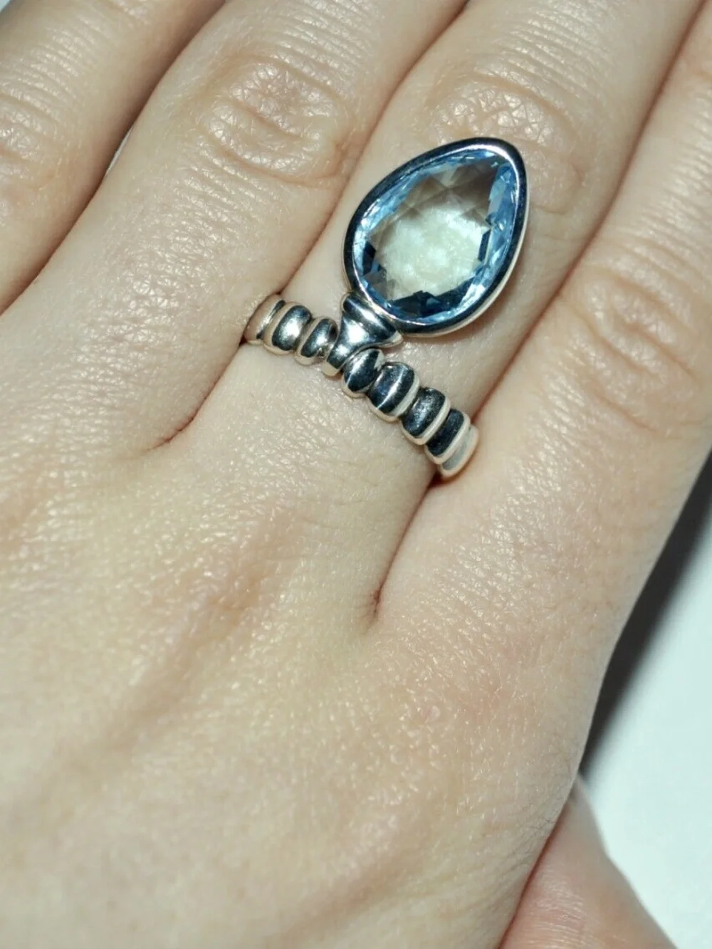 JOHN HARDY Batu Bedeg Sky Blue Topaz Teardrop Dangle Charm Ring Silver Size 7